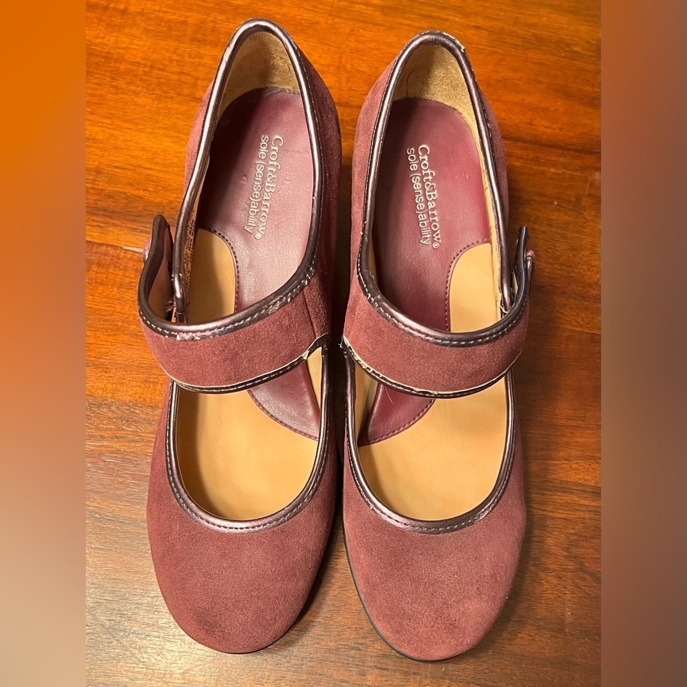 Croft and Borrow Burgundy Suede Slip On Pumps size 6 Memory Foam Insoles